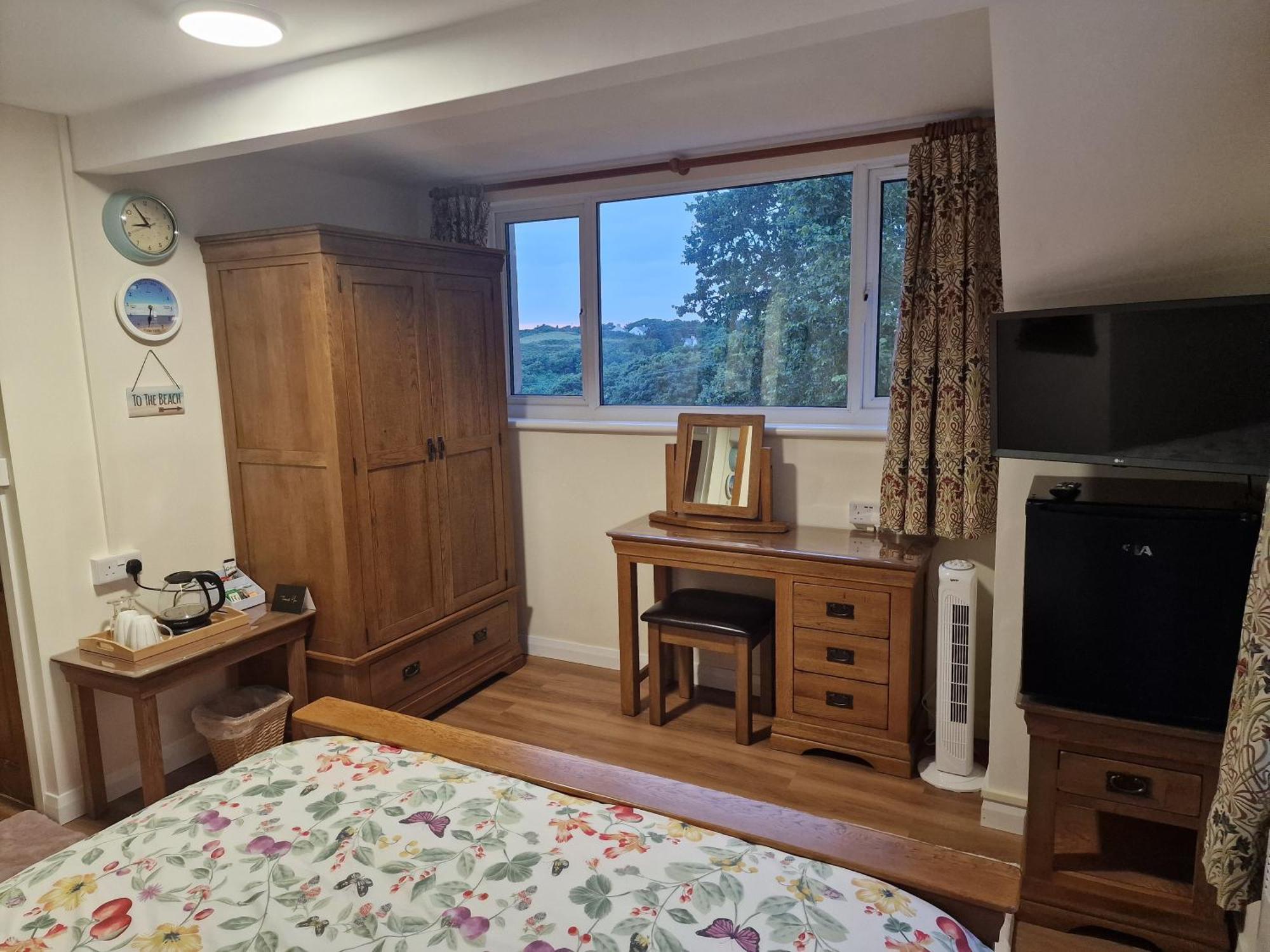 Woodvale Bungalow Little Haven Экстерьер фото