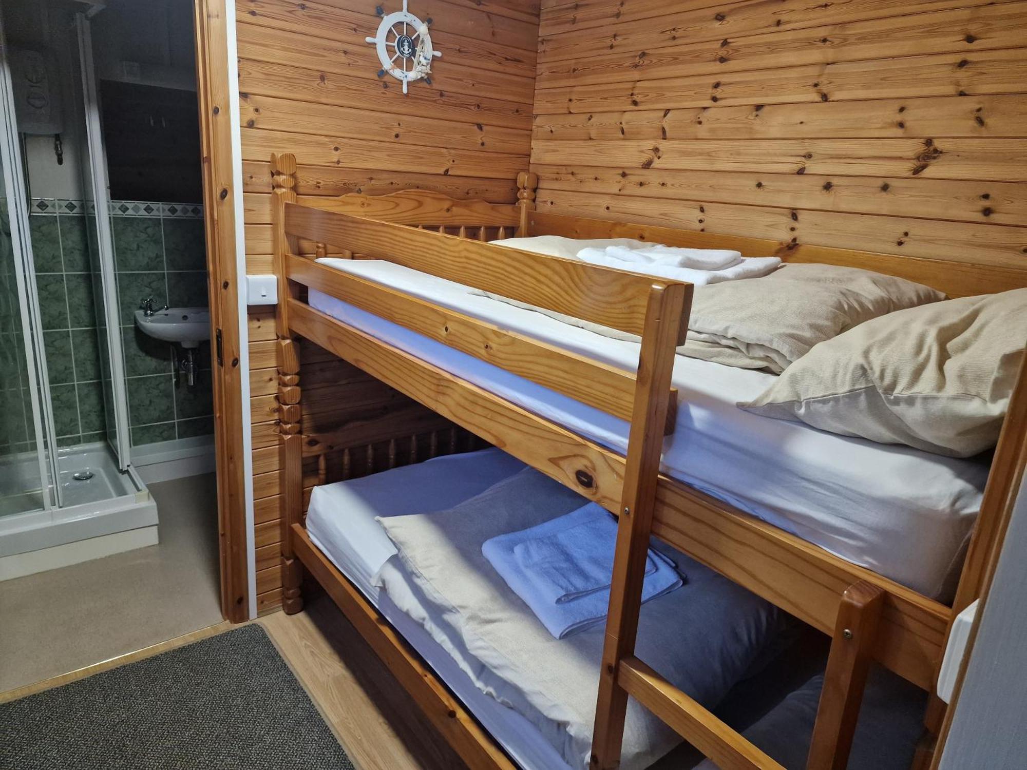 Woodvale Bungalow Little Haven Экстерьер фото